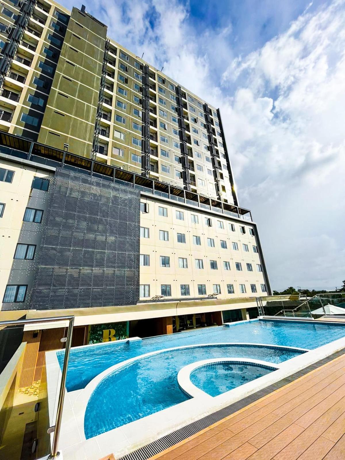 Uma Hotel And Residences Нага Екстер'єр фото